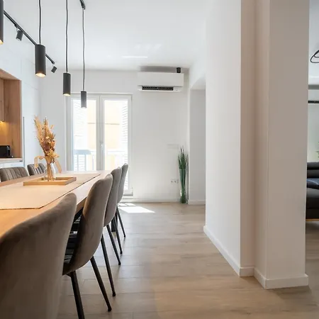 Kalelarga Grand 公寓 *